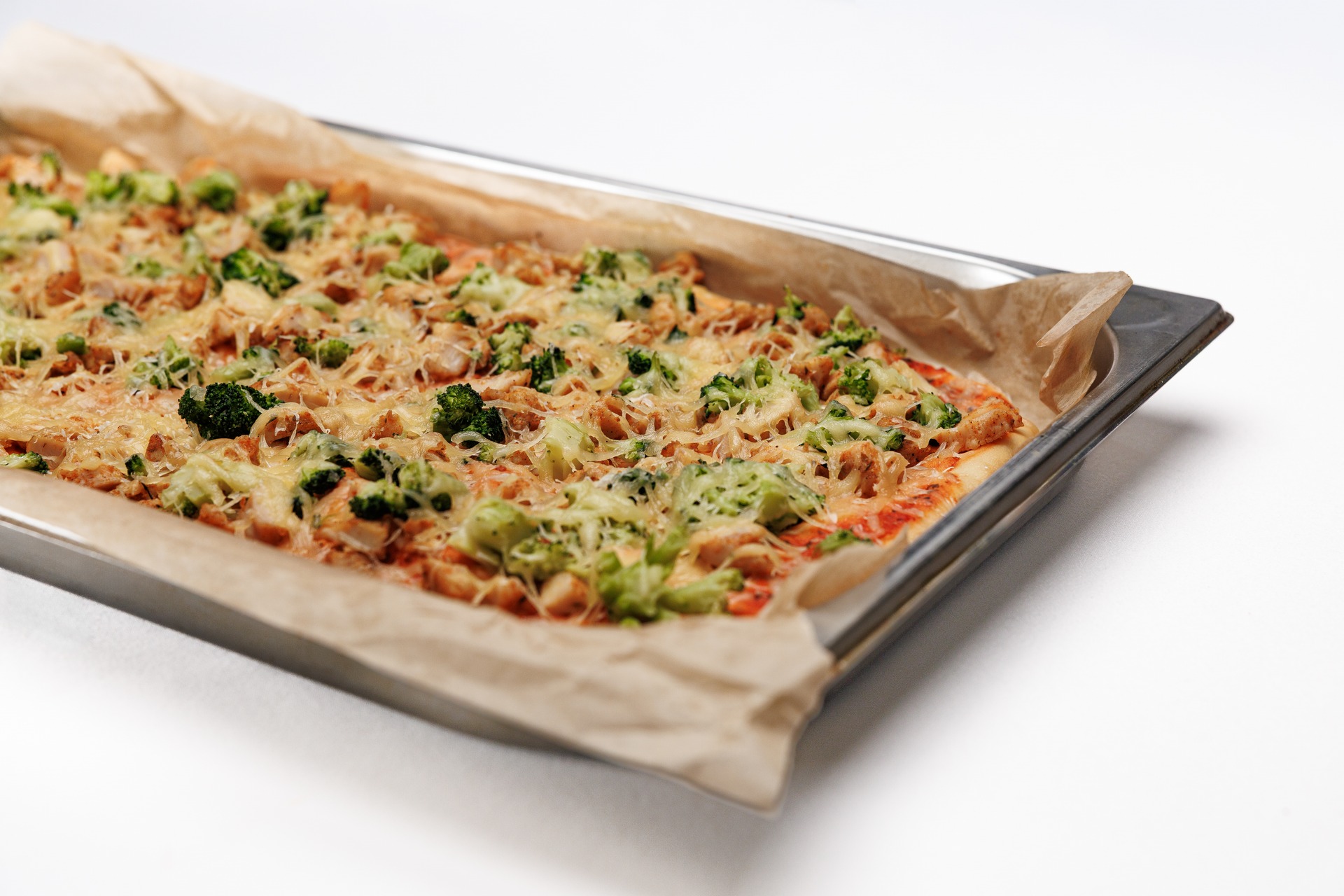 Pizza z brokułem i gyrosem